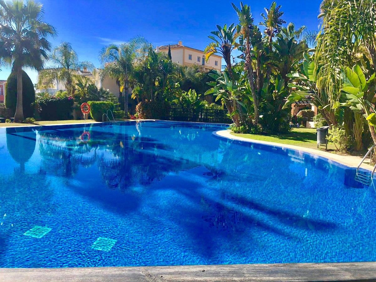 Lovely 3 bedroom apartment in Nueva Andalucia