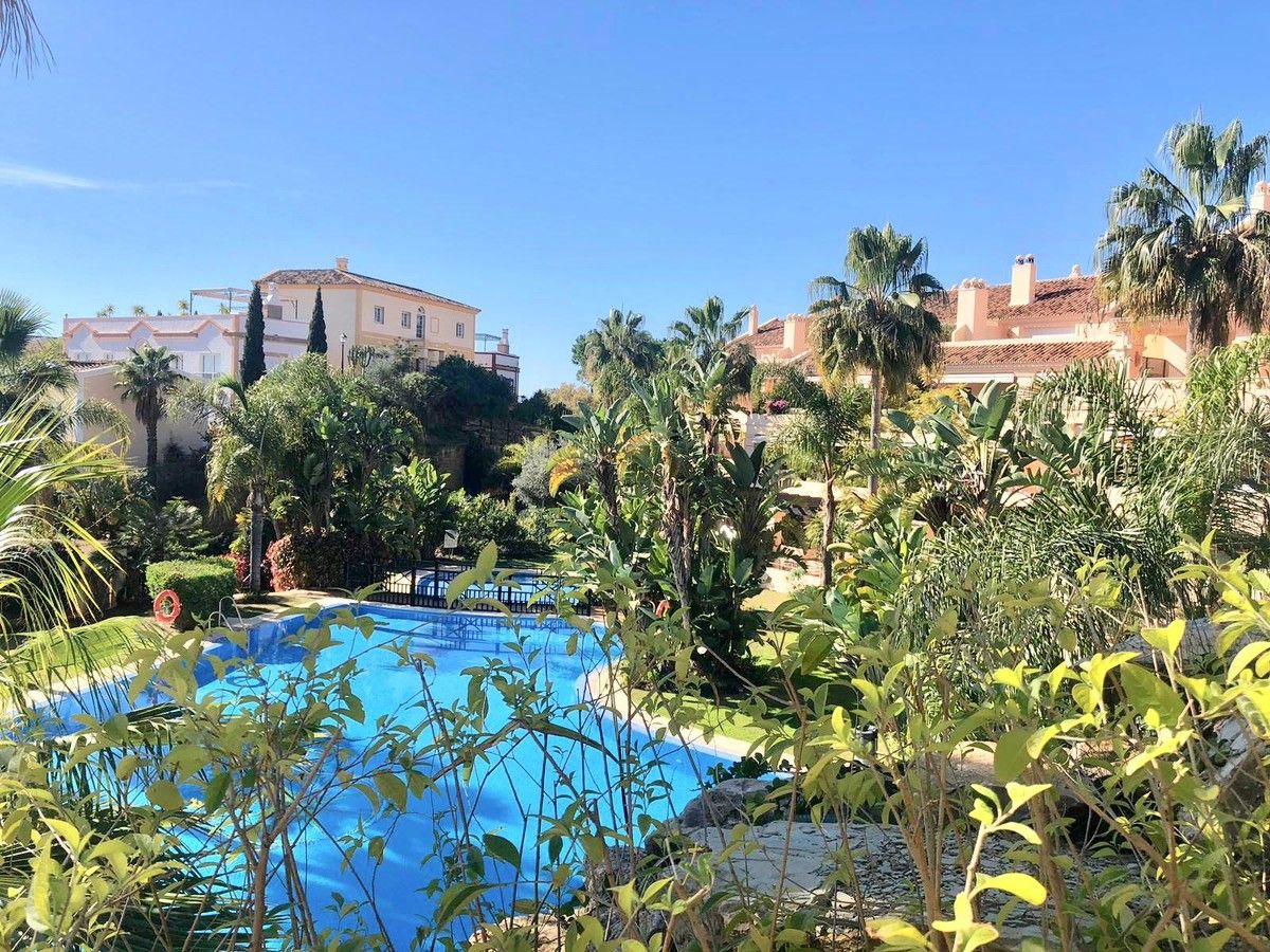 Lovely 3 bedroom apartment in Nueva Andalucia