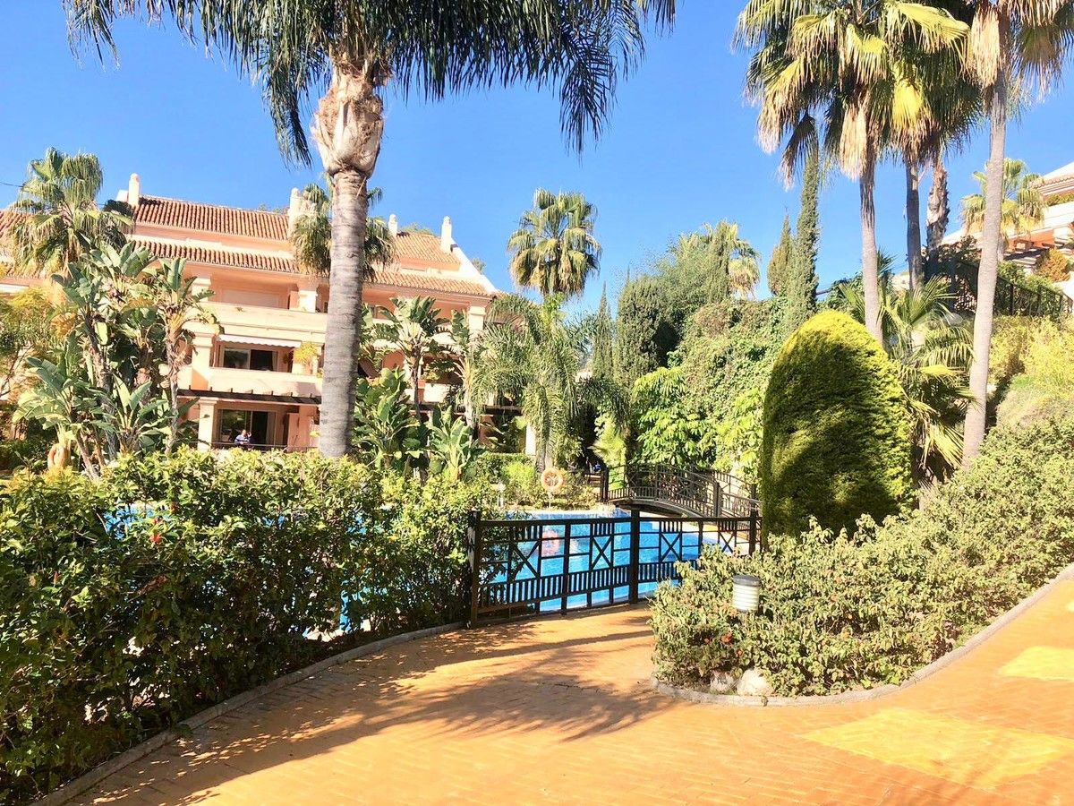 Lovely 3 bedroom apartment in Nueva Andalucia
