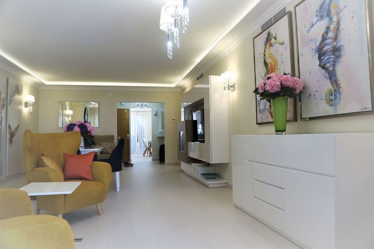 Lujoso piso en Alhambra del Golf