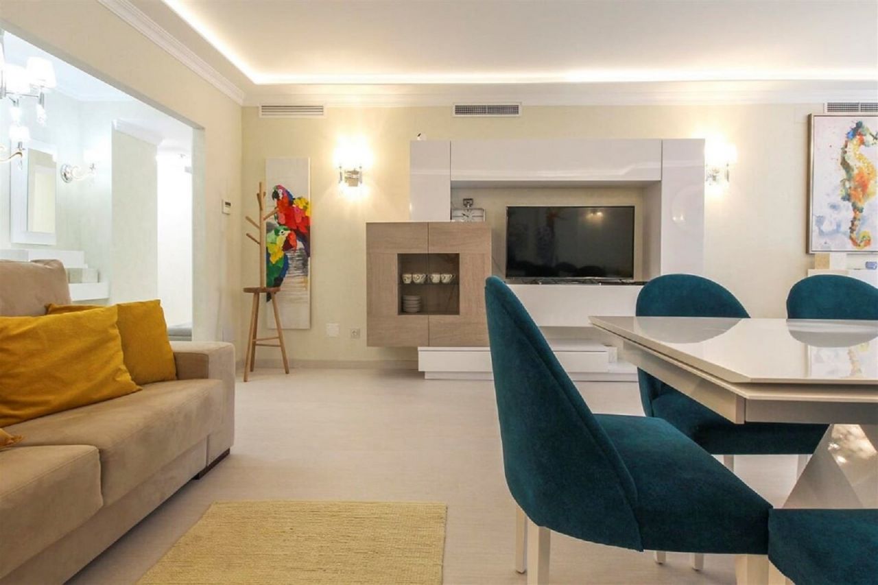 Lujoso piso en Alhambra del Golf