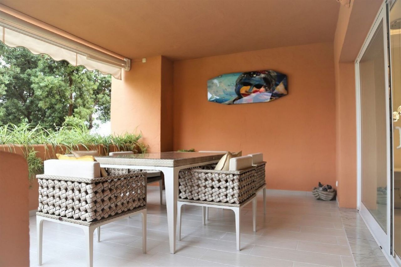 Lujoso piso en Alhambra del Golf