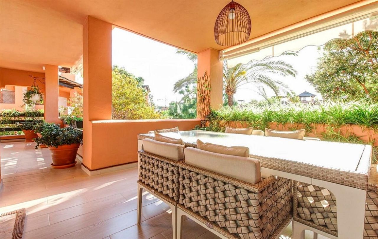 Lujoso piso en Alhambra del Golf