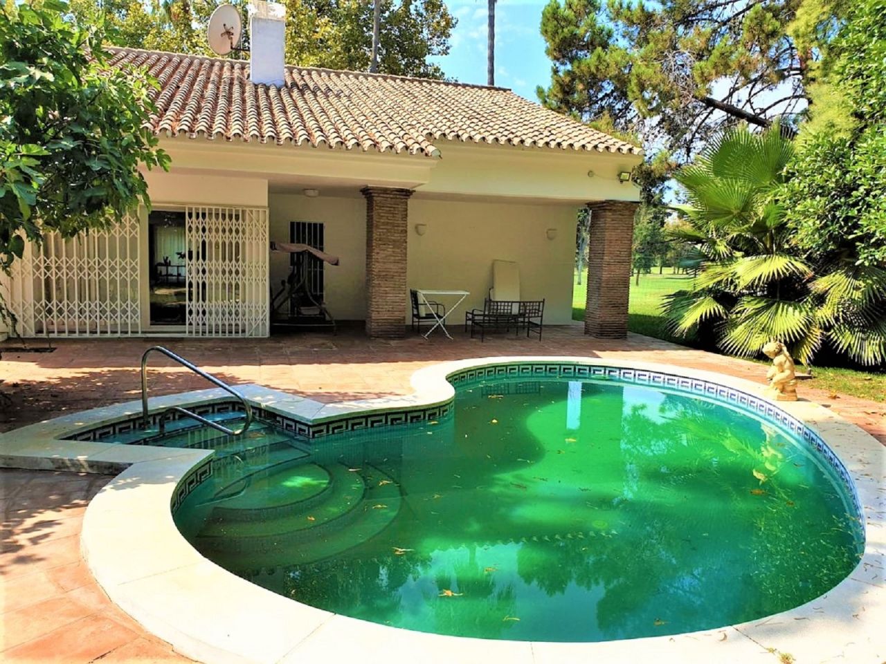 Villa en Guadalmina Baja al lado del campo de golf
