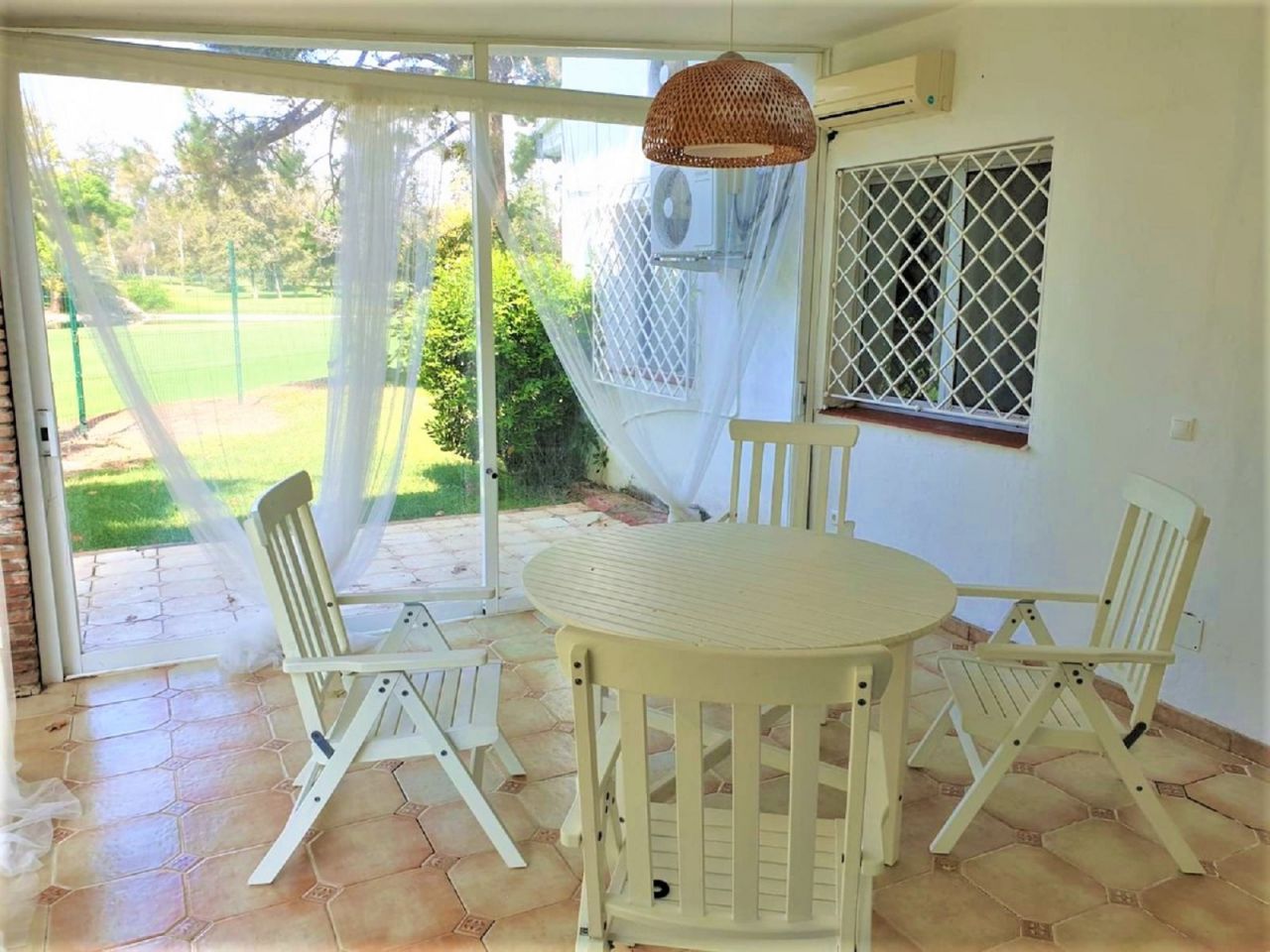 Villa en Guadalmina Baja al lado del campo de golf