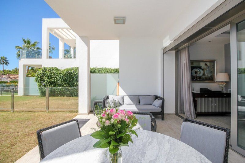 Imaculate Townhouse in Sierra Blanca