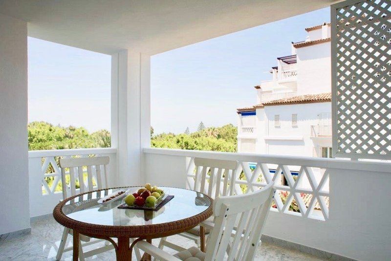 Fisrt Line Beach Apartment in Playas del Duque