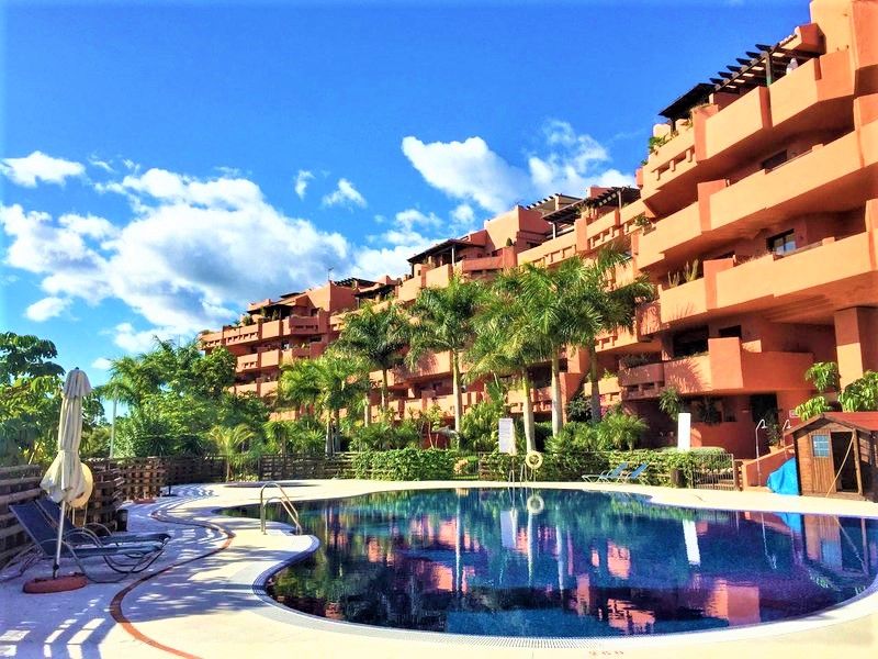 Luxury apartment near the beach