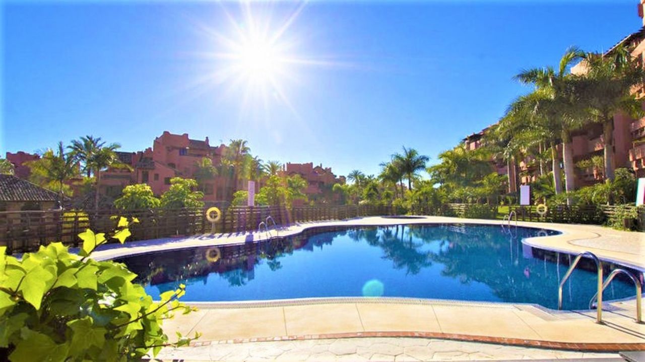 Luxury apartment near the beach