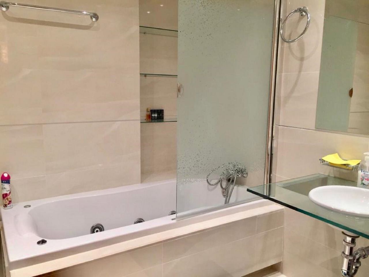 Luxury apartment near the beach