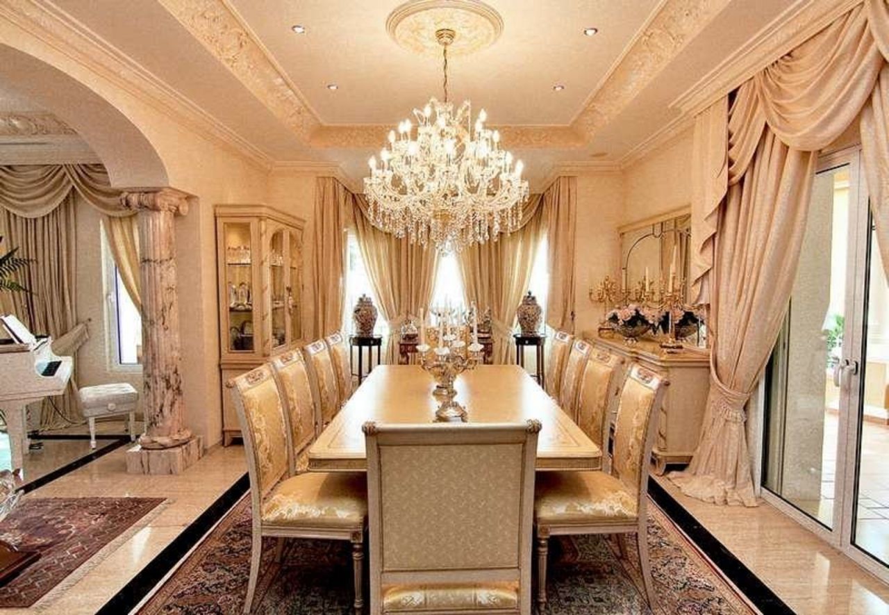 Villa in El Paraiso with panoramic sea views