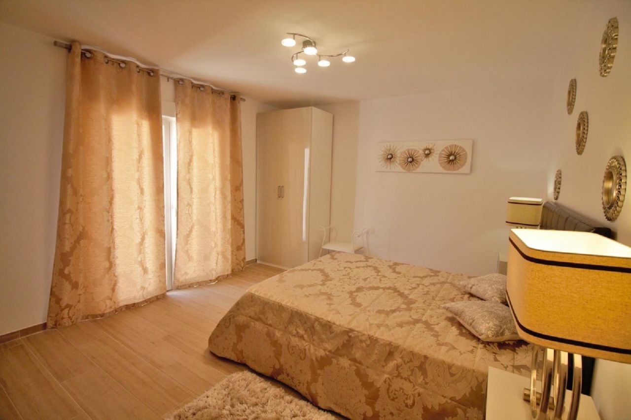 Dream villa with breath-taking views in El Paraiso