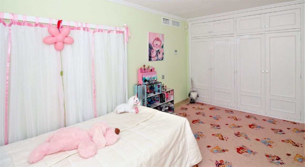 Dream villa with breath-taking views in El Paraiso