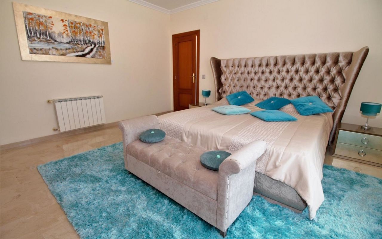 Dream villa with breath-taking views in El Paraiso