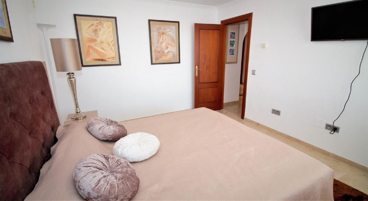 Dream villa with breath-taking views in El Paraiso