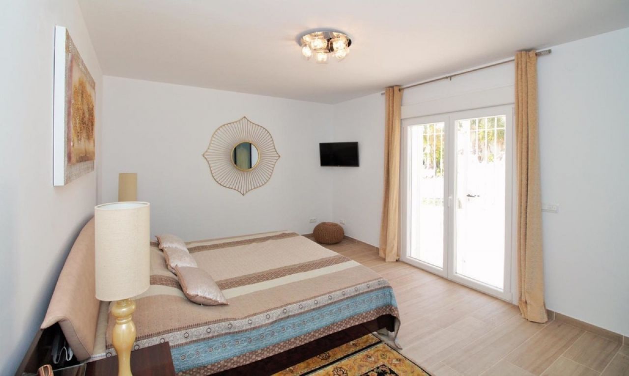 Dream villa with breath-taking views in El Paraiso