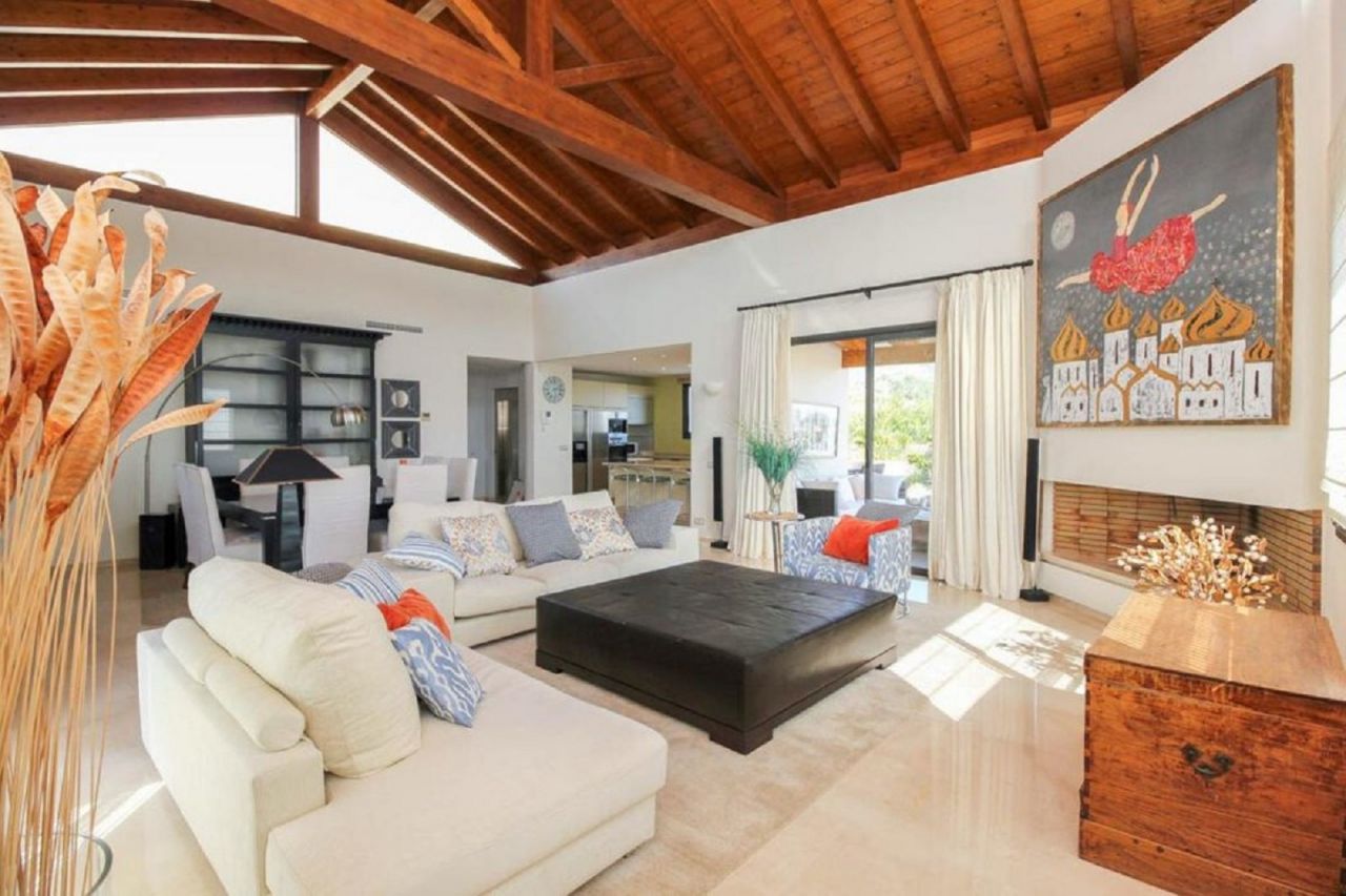 Luxury Bungalow in Sierra Blanca with sea views