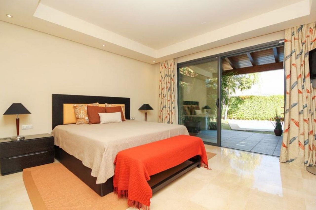 Luxury Bungalow in Sierra Blanca with sea views