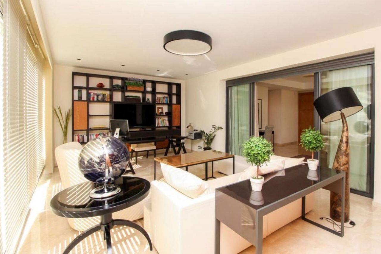 Luxury Bungalow in Sierra Blanca with sea views