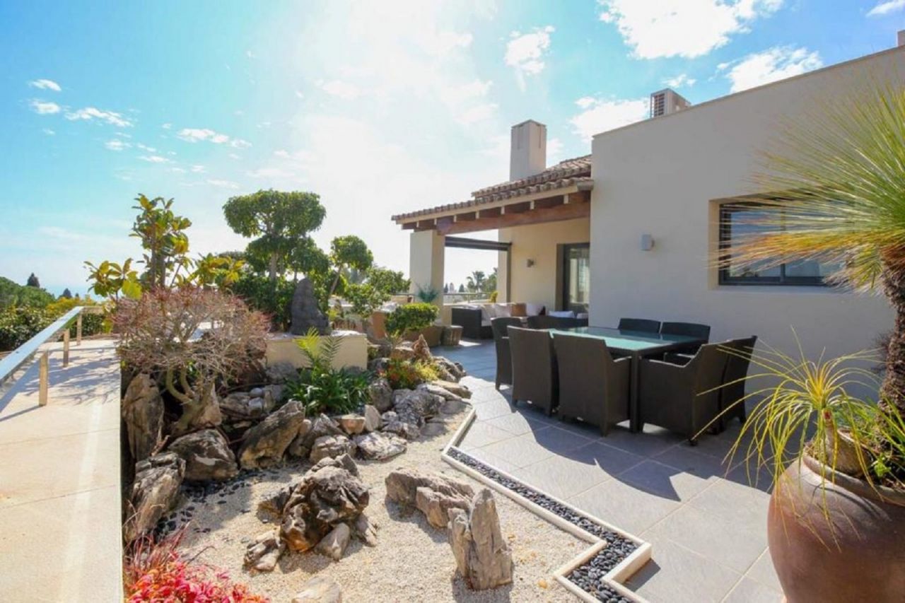 Luxury Bungalow in Sierra Blanca with sea views