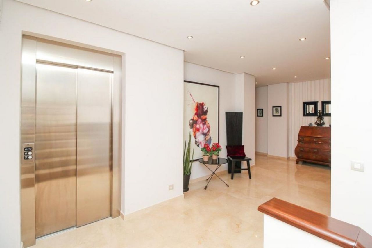 Luxury Bungalow in Sierra Blanca with sea views