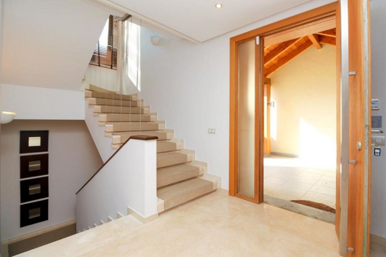 Luxury Bungalow in Sierra Blanca with sea views