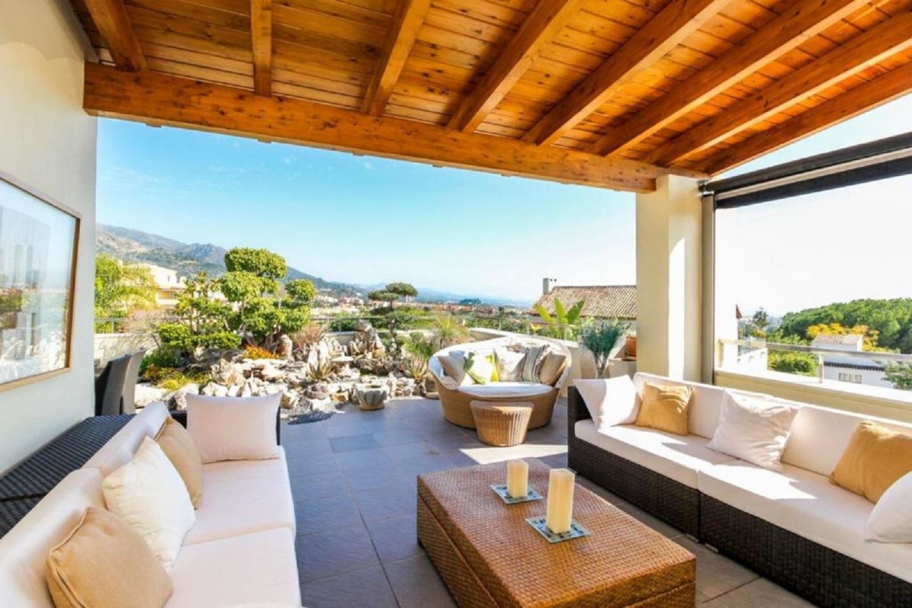 Luxury Bungalow in Sierra Blanca with sea views