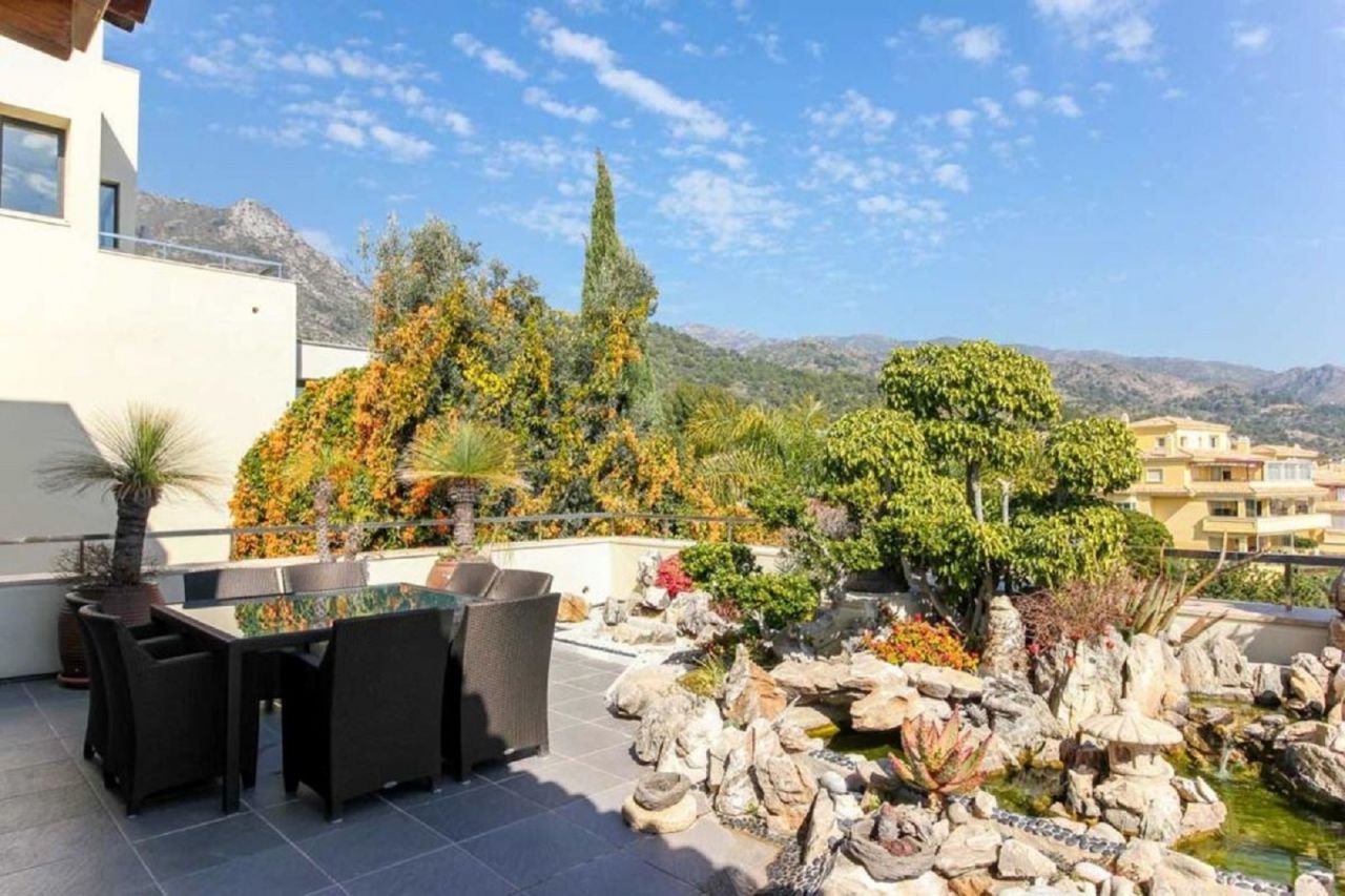 Luxury Bungalow in Sierra Blanca with sea views