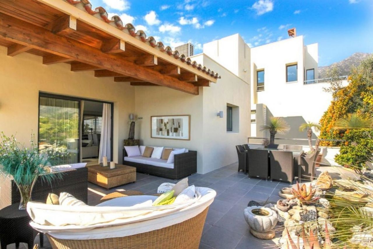 Luxury Bungalow in Sierra Blanca with sea views