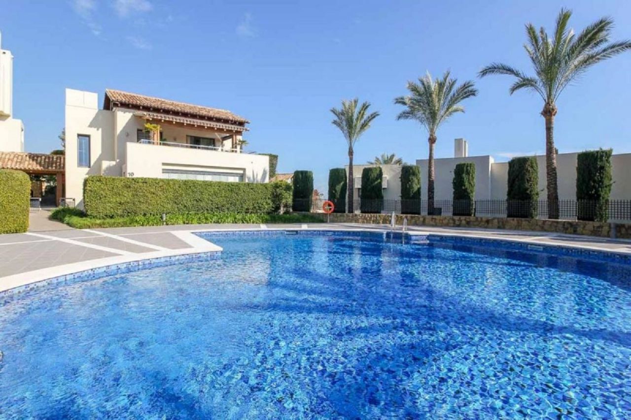 Luxury Bungalow in Sierra Blanca with sea views