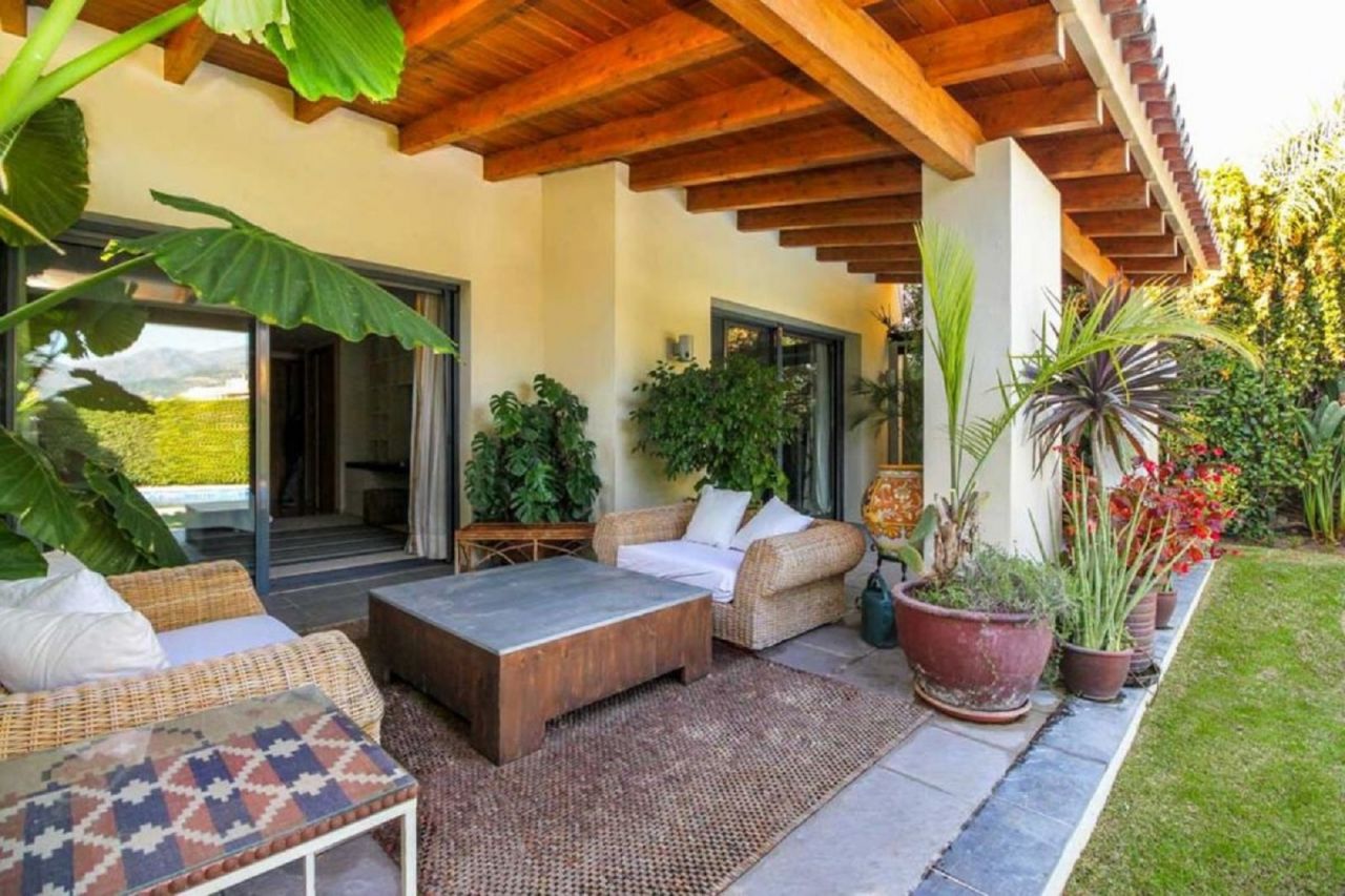 Luxury Bungalow in Sierra Blanca with sea views