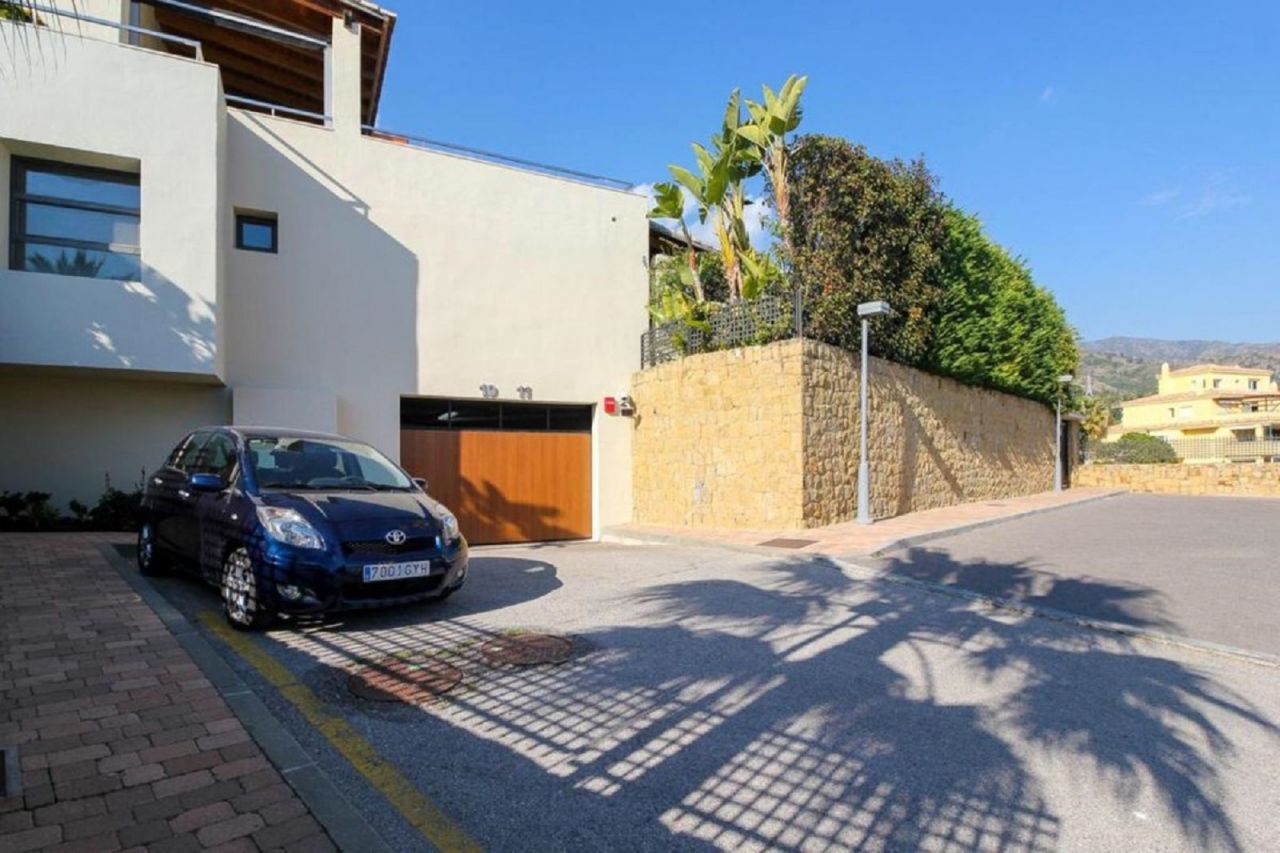 Luxury Bungalow in Sierra Blanca with sea views