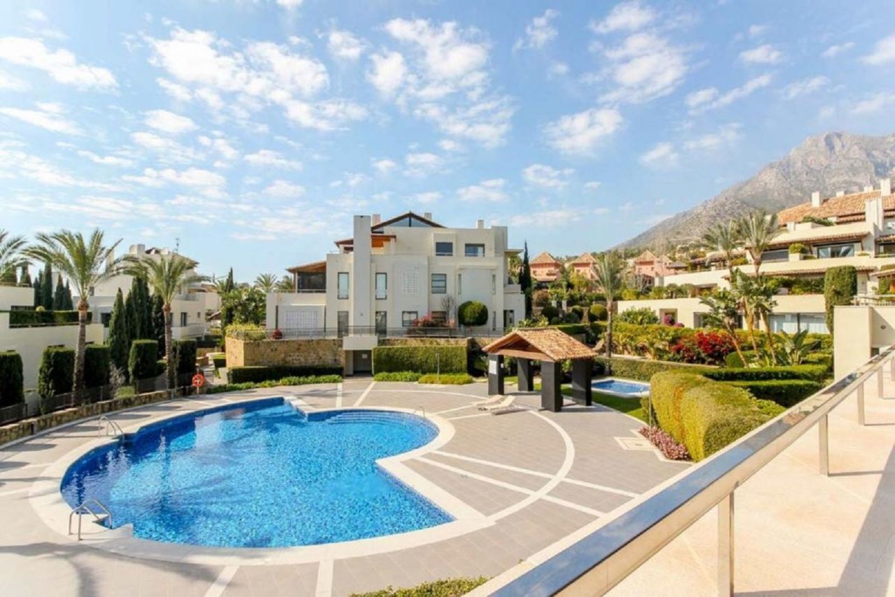 Luxury Bungalow in Sierra Blanca with sea views