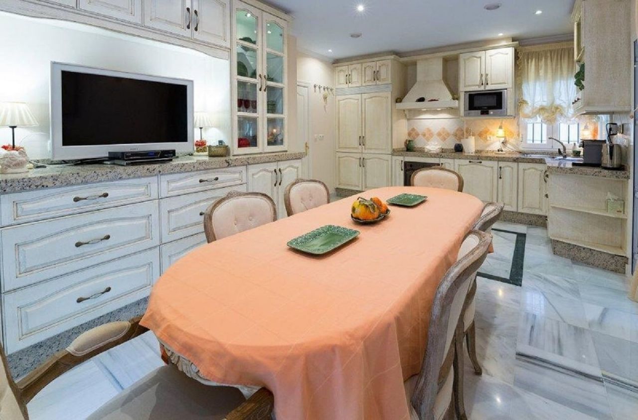 Lovely semi-detached villa in El Mirador