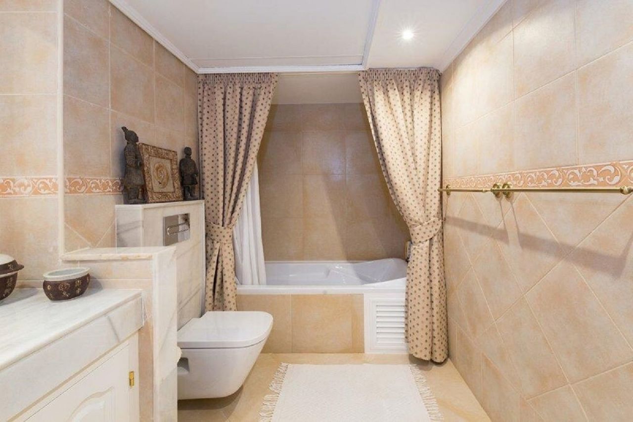 Lovely semi-detached villa in El Mirador