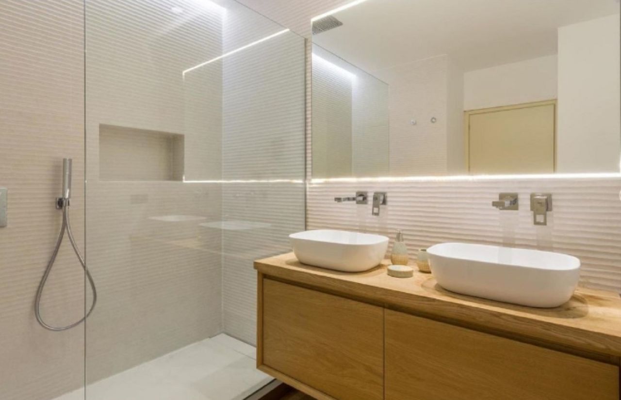 Elegant Beachfront Groundfloor apartment in Guadalmina Baja