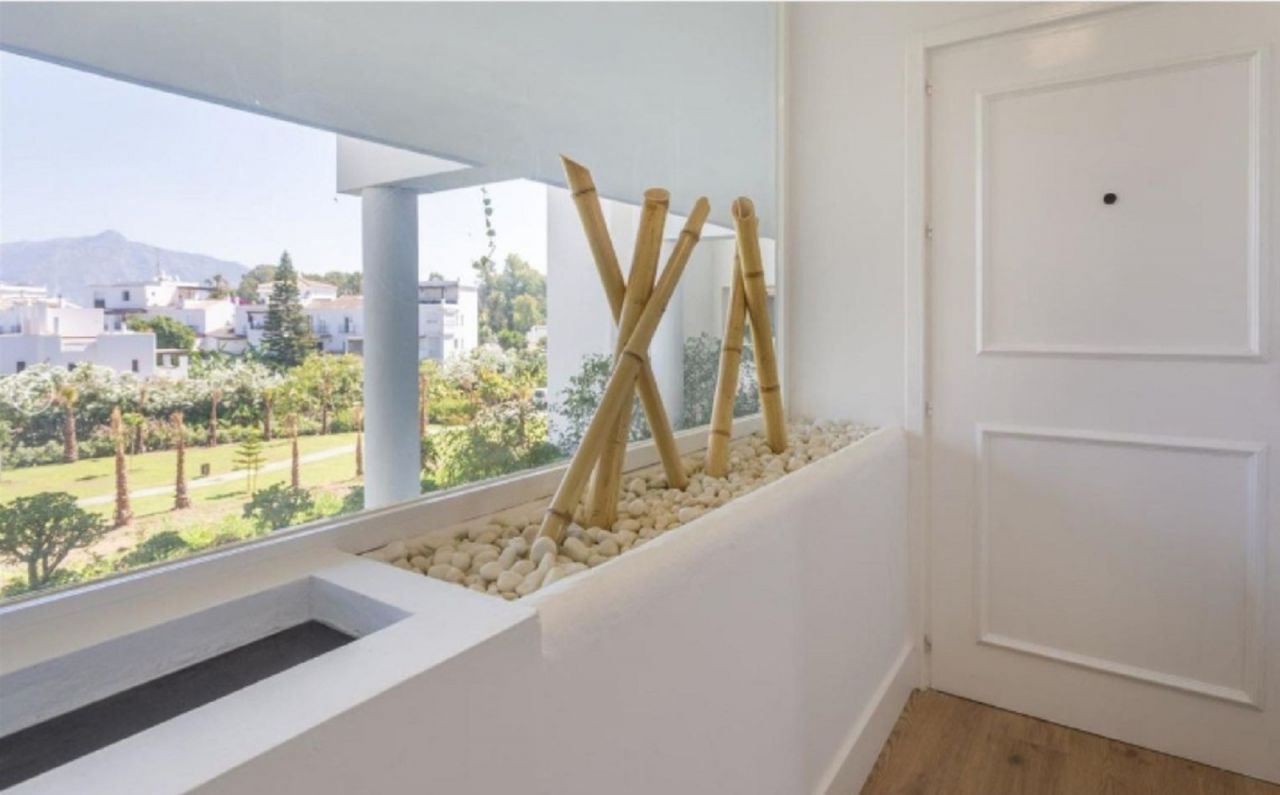 Elegant Beachfront Groundfloor apartment in Guadalmina Baja