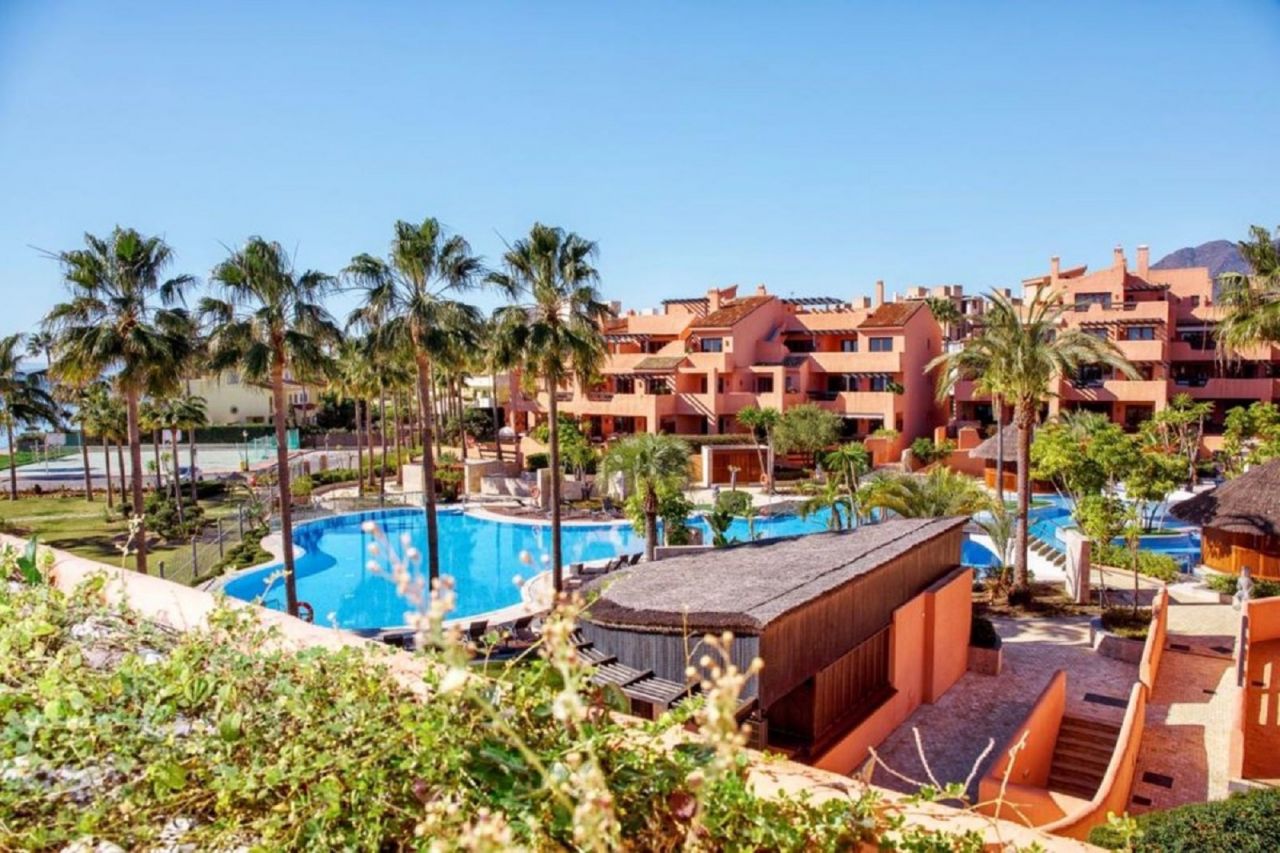 Firstline Beach Penthouse in Mar Azul