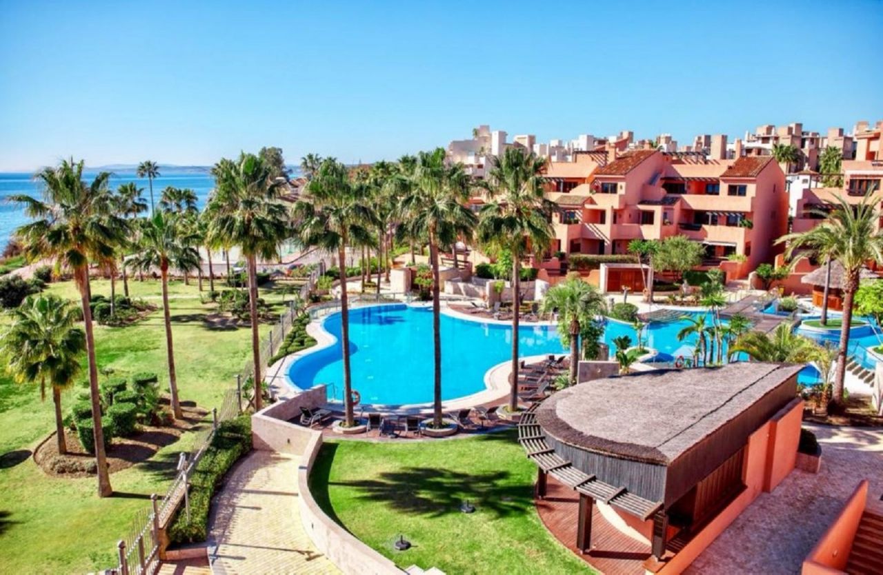 Firstline Beach Penthouse in Mar Azul