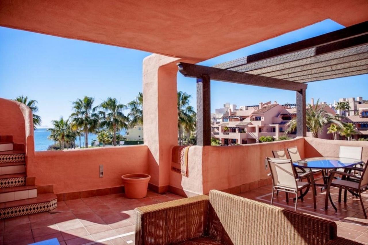 Firstline Beach Penthouse in Mar Azul