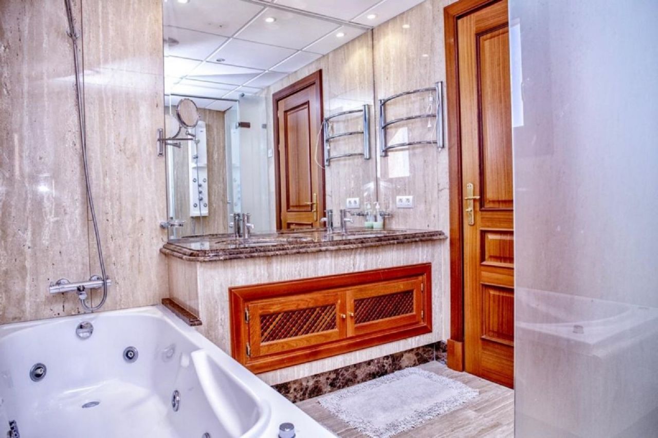 Firstline Beach Penthouse in Mar Azul