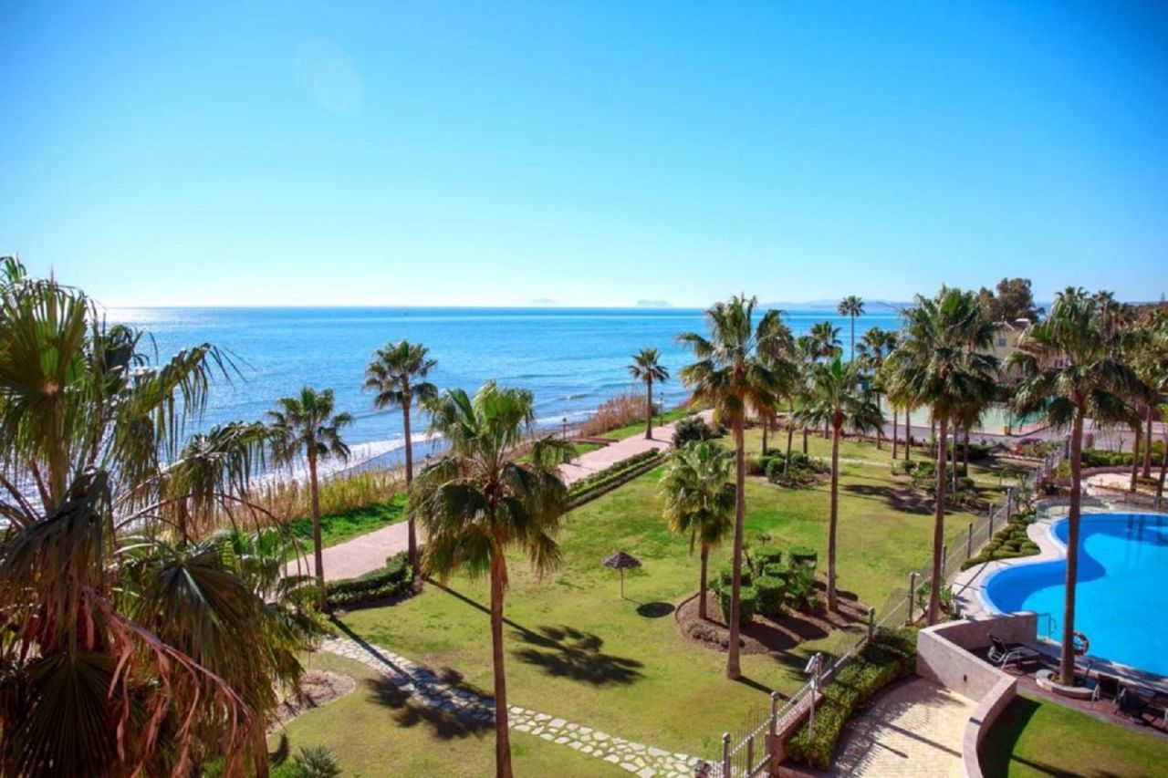 Firstline Beach Penthouse in Mar Azul