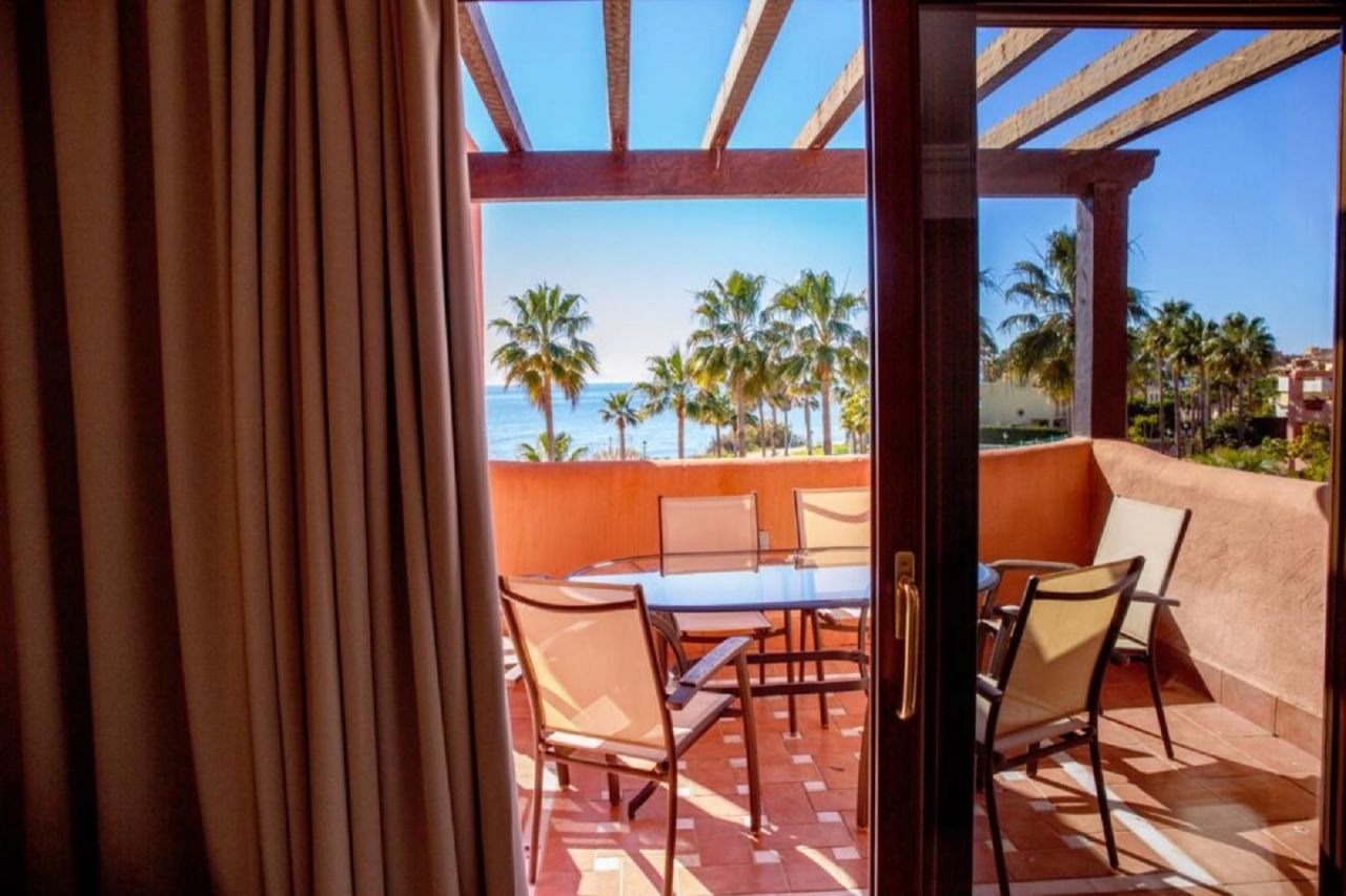 Firstline Beach Penthouse in Mar Azul