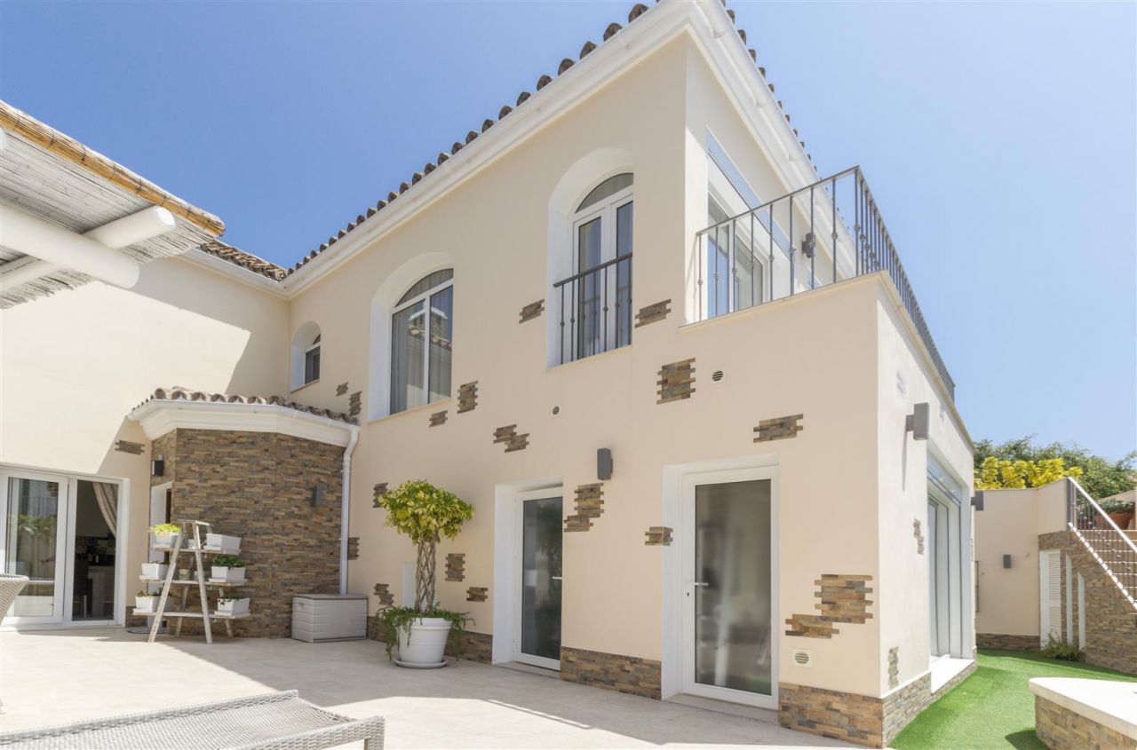 Beachside villa in San Pedro de Alcantara