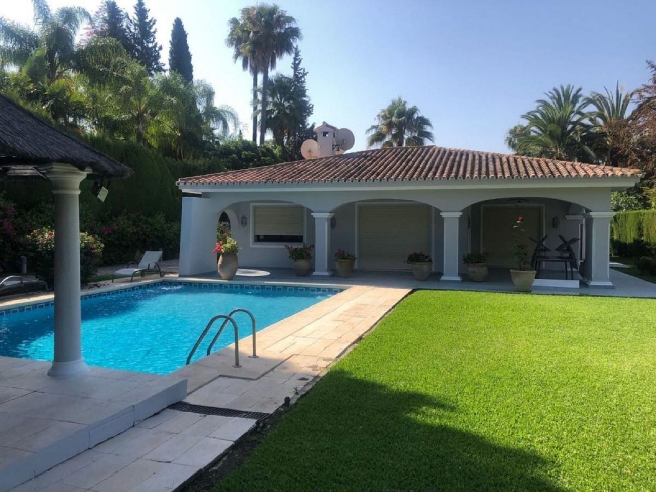 Spectacular villa in Aloha close to the golf course