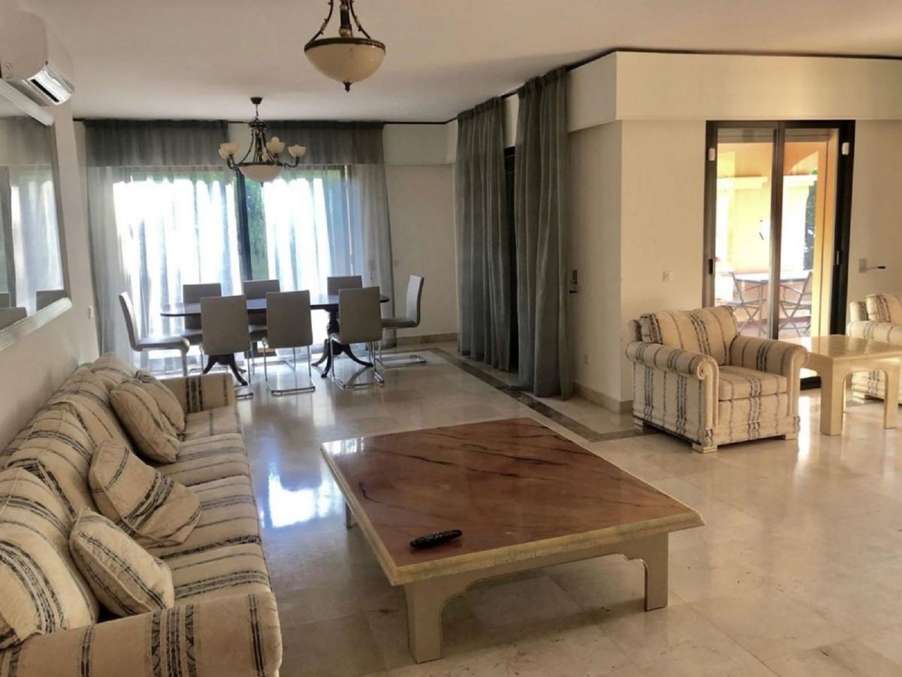 Spectacular villa in Aloha close to the golf course