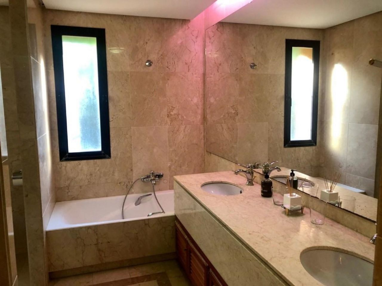 Spectacular villa in Aloha close to the golf course