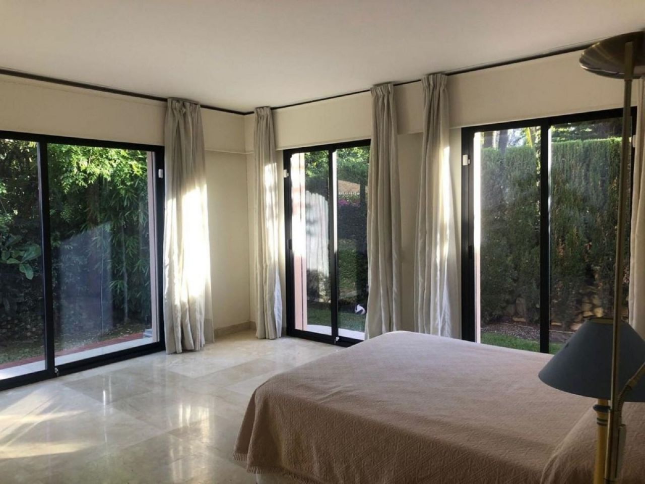 Spectacular villa in Aloha close to the golf course