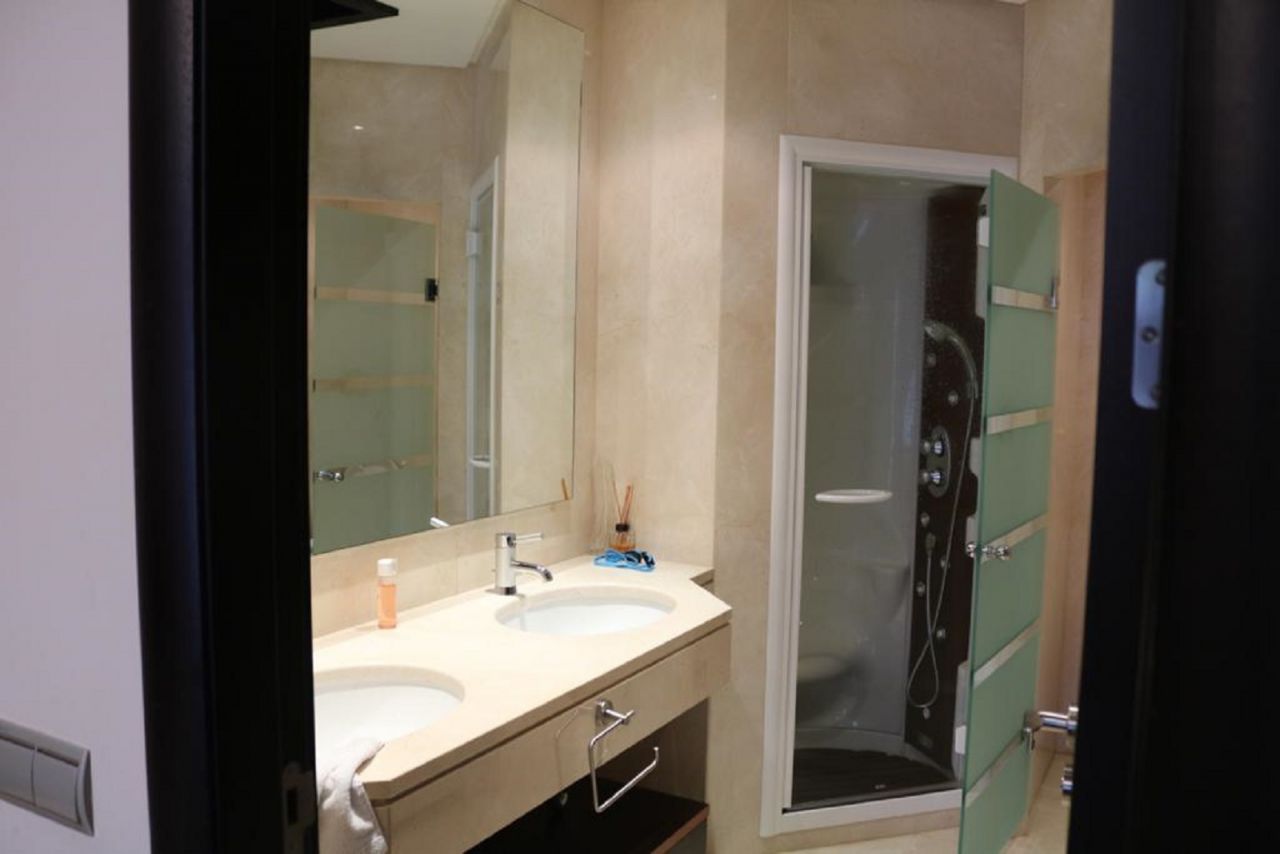 1st line Beach Luxury apartment with frontal sea views