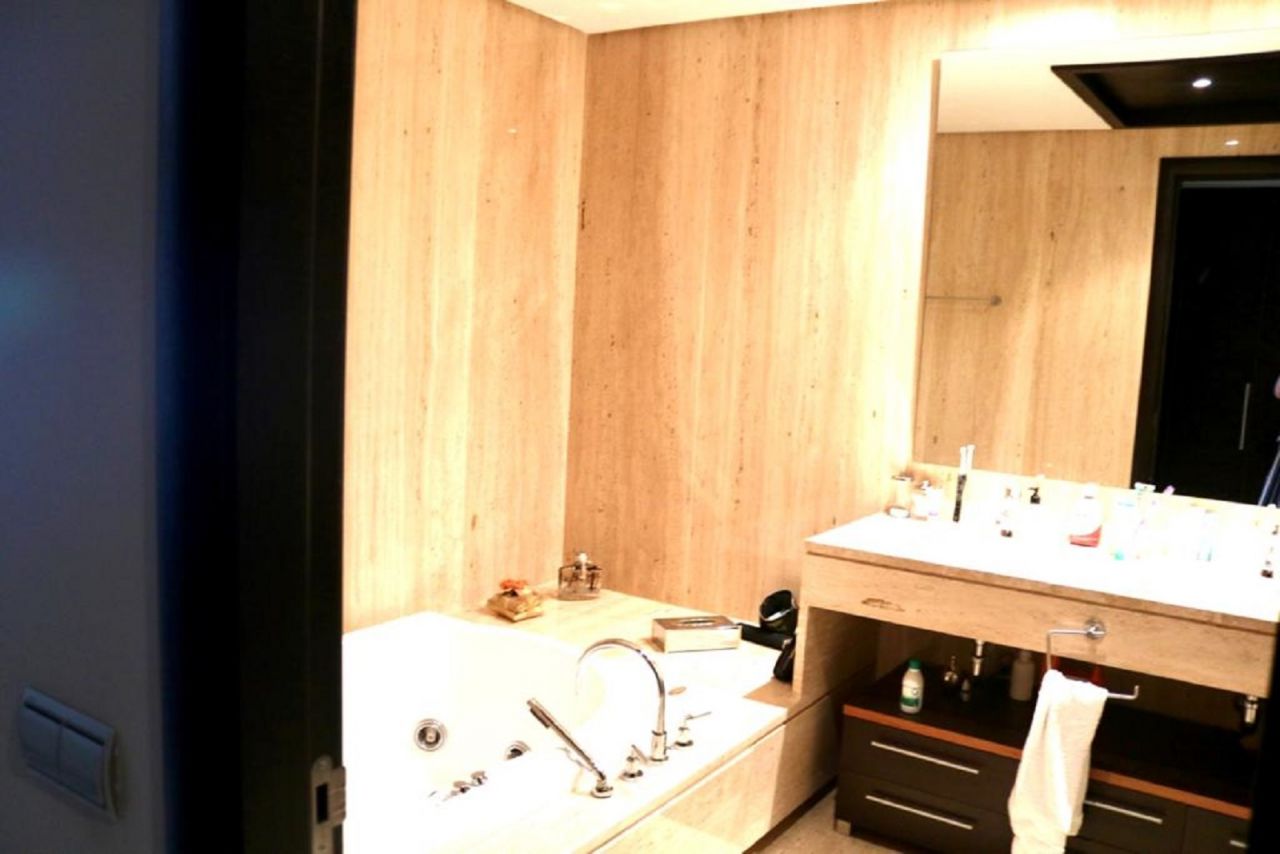 1st line Beach Luxury apartment with frontal sea views